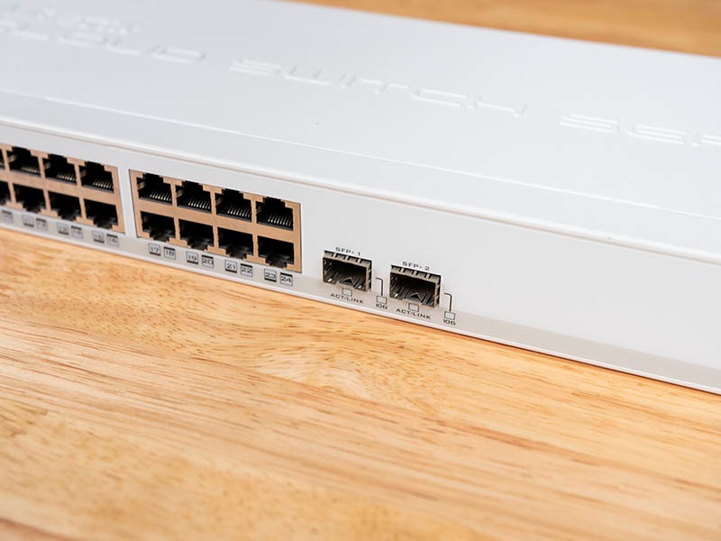 MikroTik CRS326-24G-2S+RM